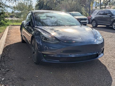 Used 2021 Tesla Model 3 Standard Range Plus image 2