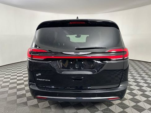 New 2026 Chrysler Pacifica Select FWD image 5