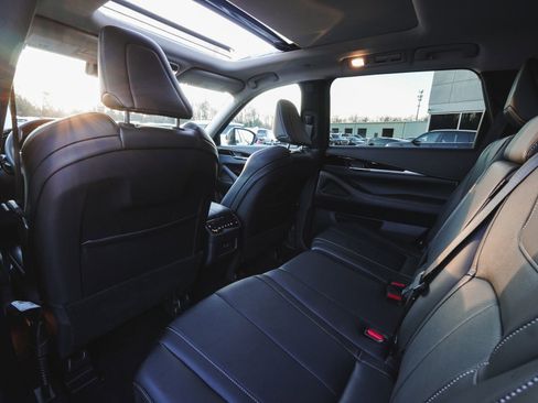 Used 2025 INFINITI QX60 Pure w/ Cargo Package image 30