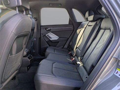 Used 2024 Audi Q3 2.0T Premium image 14