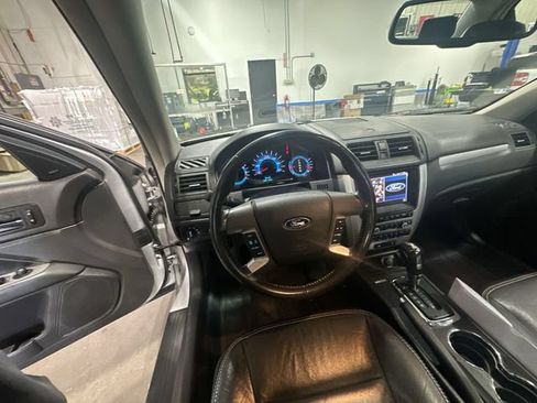 Used 2011 Ford Fusion SEL w/ 302A Rapid Spec Order Code AWD/4WD image 15