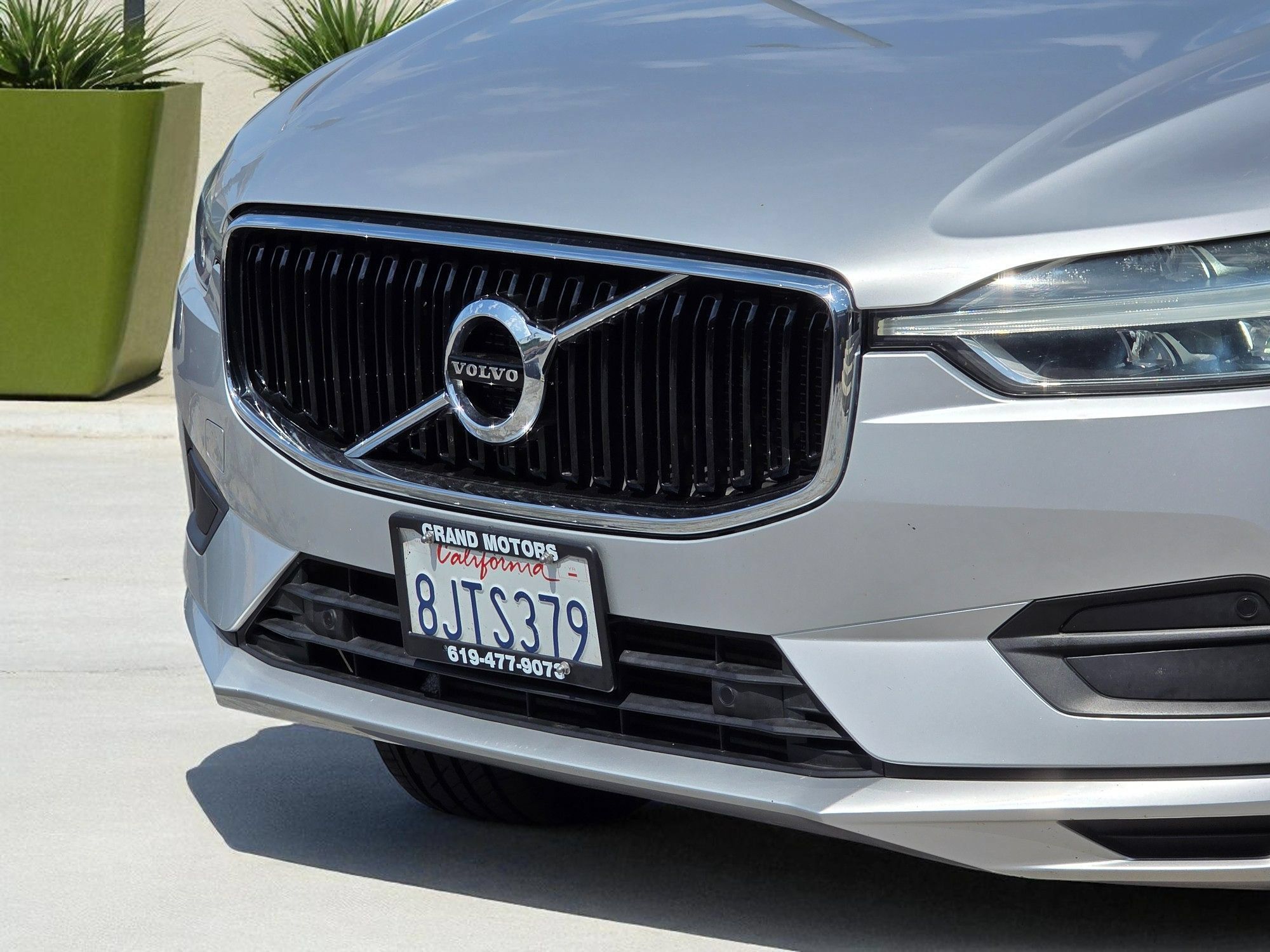 Used 2019 Volvo XC60 T6 Momentum w/ Multimedia Package AWD/4WD image 7