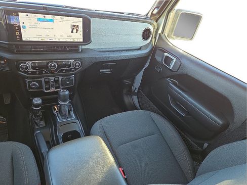 Used 2024 Jeep Wrangler Sport S image 12