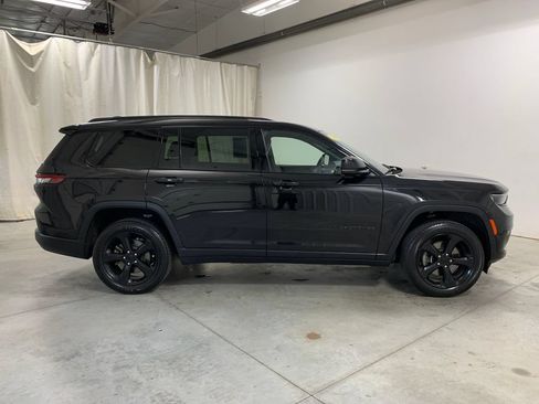 Used 2023 Jeep Grand Cherokee L Laredo AWD/4WD image 11