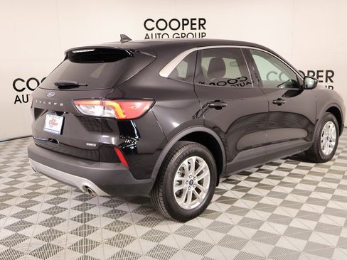 Used 2021 Ford Escape SE image 19