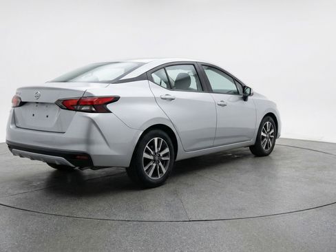 Used 2025 Nissan Versa SV image 9