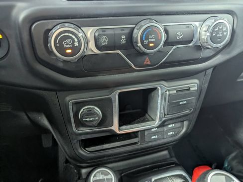 Used 2020 Jeep Wrangler Sport AWD/4WD image 22