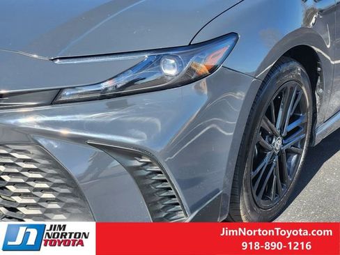 Used 2025 Toyota Camry SE FWD image 10