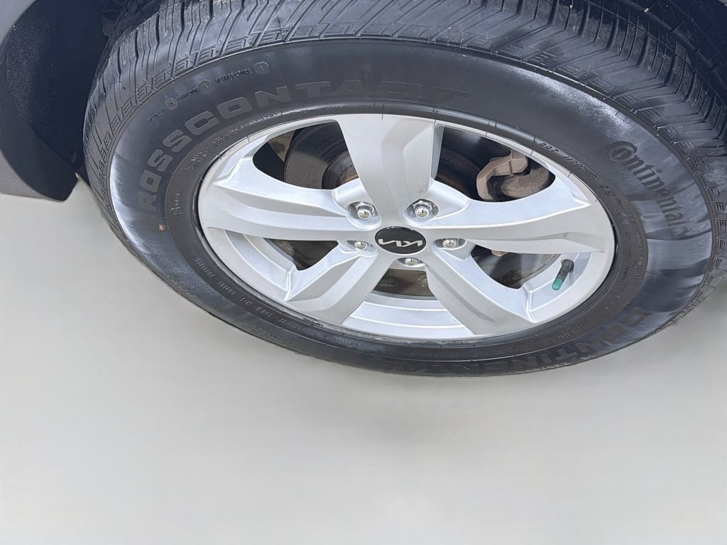 Certified 2023 Kia Sorento LX FWD image 28