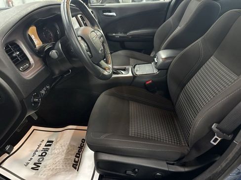 Used 2023 Dodge Charger SXT w/ Blacktop Package image 10