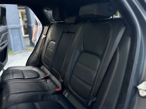 Used 2019 Jaguar F-PACE Prestige image 28