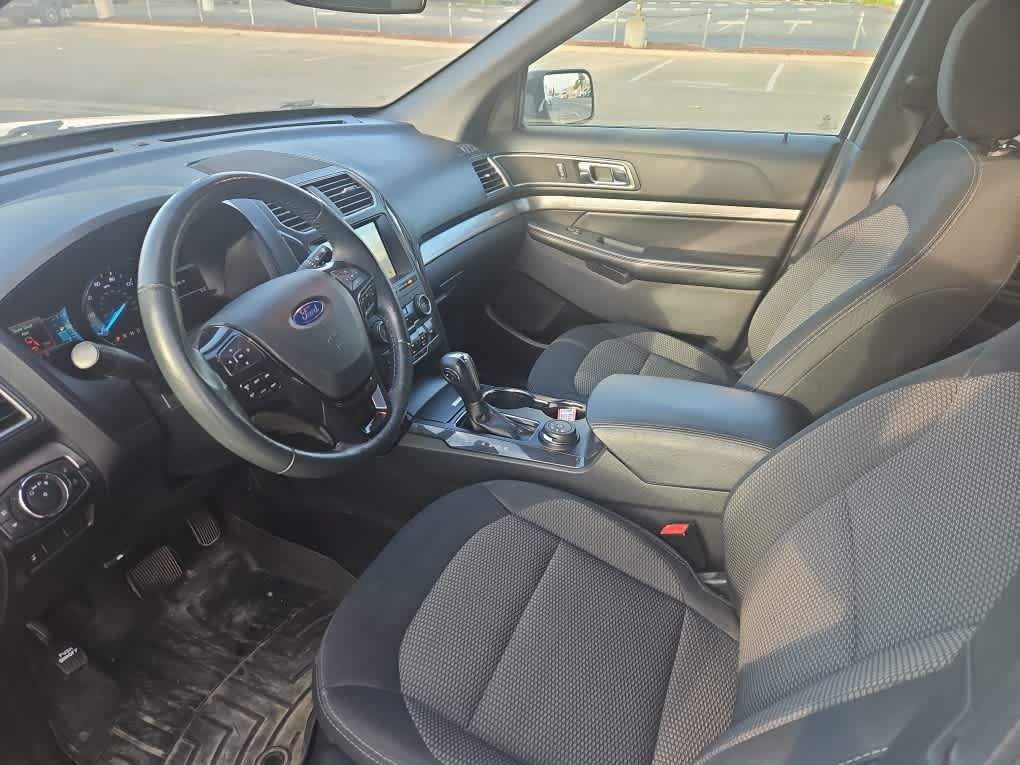Used 2019 Ford Explorer XLT w/ Equipment Group 201A AWD/4WD image 15