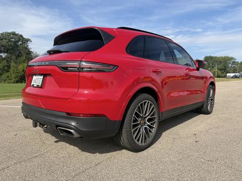 Used 2021 Porsche Cayenne AWD/4WD image 31