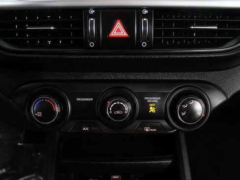 Used 2024 Kia Forte LXS w/ LXS Technology Package image 6