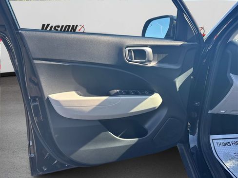 Certified 2022 Hyundai Venue SEL w/ Cargo Package image 23