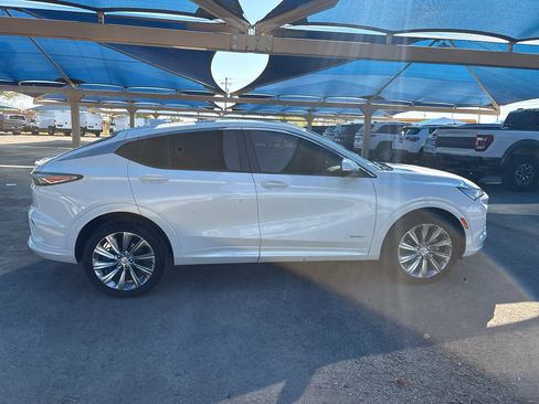 Used 2025 Buick Envista Avenir FWD image 4