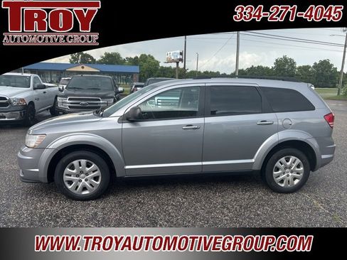 Used 2020 Dodge Journey SE image 2