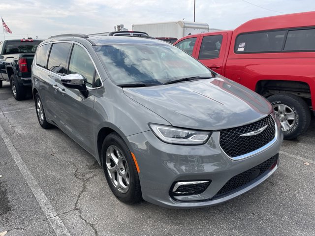Used 2023 Chrysler Pacifica Limited FWD image 13