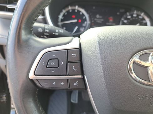 Certified 2020 Toyota Highlander XLE image 22