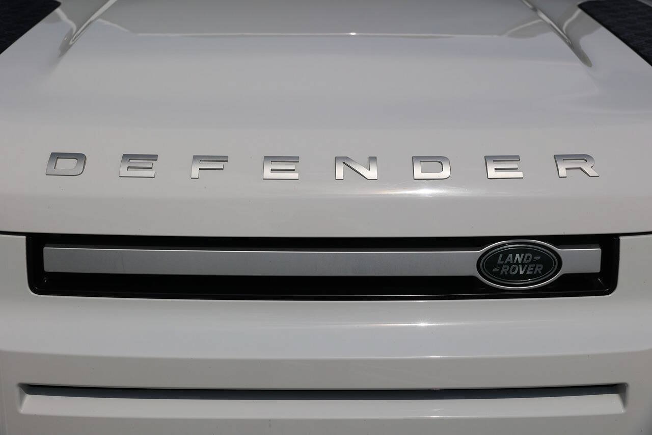 Used 2022 Land Rover Defender 110 SE AWD/4WD image 13