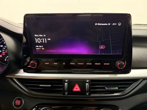 Used 2023 Kia Forte GT-Line w/ GT-Line Premium Package image 17