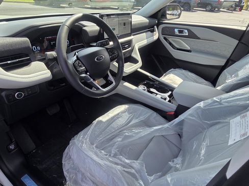 New 2026 Ford Explorer Platinum w/ LUX Leather Package AWD/4WD image 14