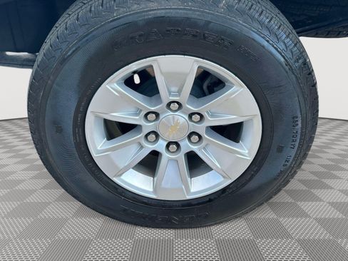 Used 2022 Chevrolet Silverado 1500 LT AWD/4WD image 33