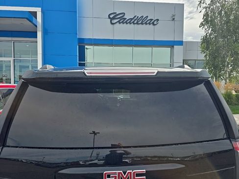 Used 2020 GMC Yukon SLT w/ Graphite Performance Edition AWD/4WD image 7