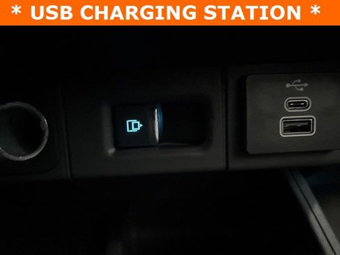 New 2025 Ford Maverick Lariat w/ Black Appearance Package image 9