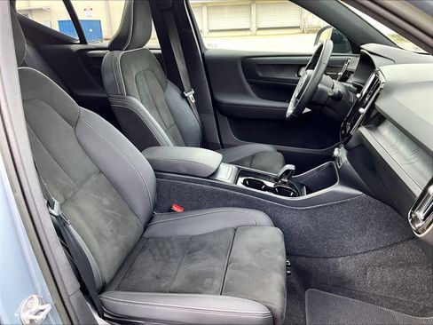 Used 2023 Volvo XC40 Recharge Ultimate AWD/4WD image 10