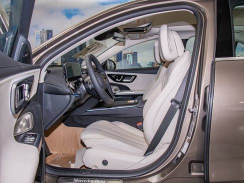 New 2026 Mercedes-Benz E 350 4MATIC Sedan image 20