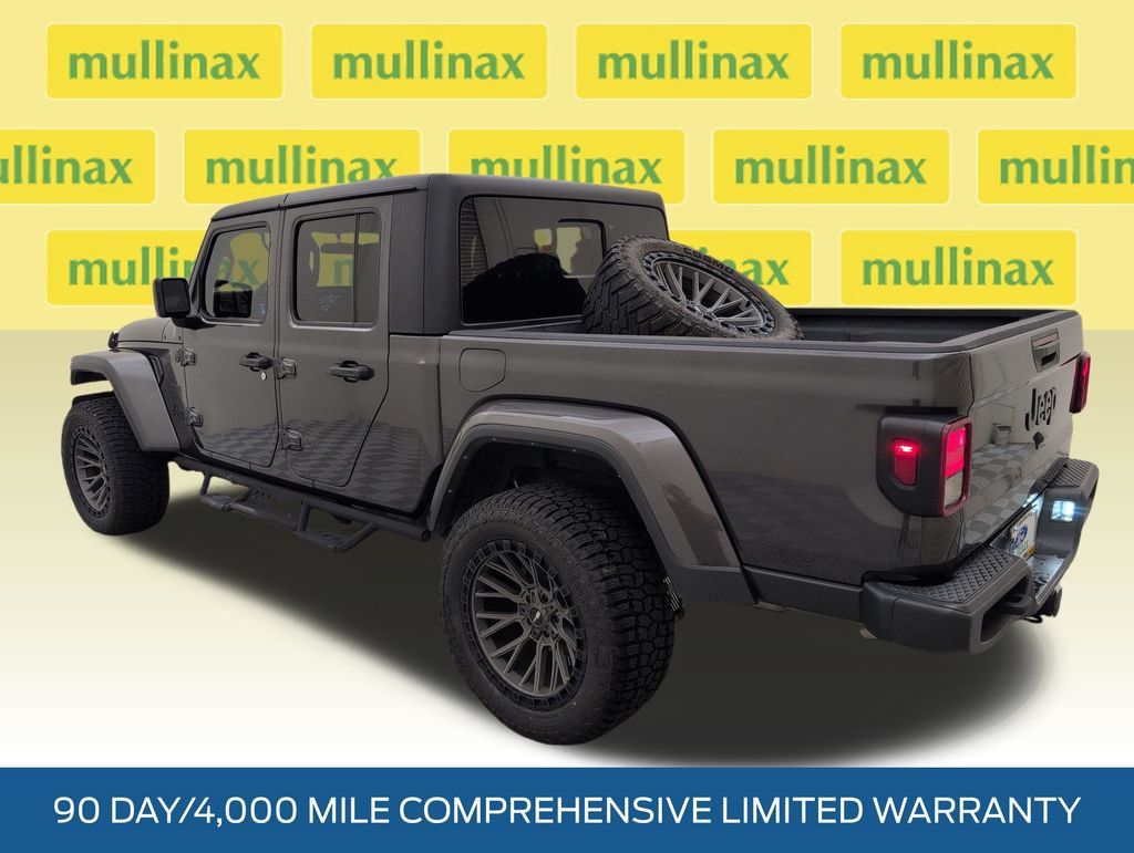 Used 2023 Jeep Gladiator Sport AWD/4WD image 9