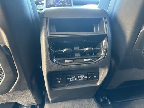 Used 2024 Jeep Grand Cherokee Limited AWD/4WD image 28