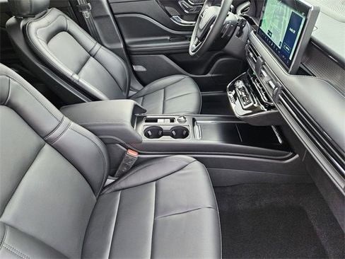 New 2026 Lincoln Corsair Premiere image 13
