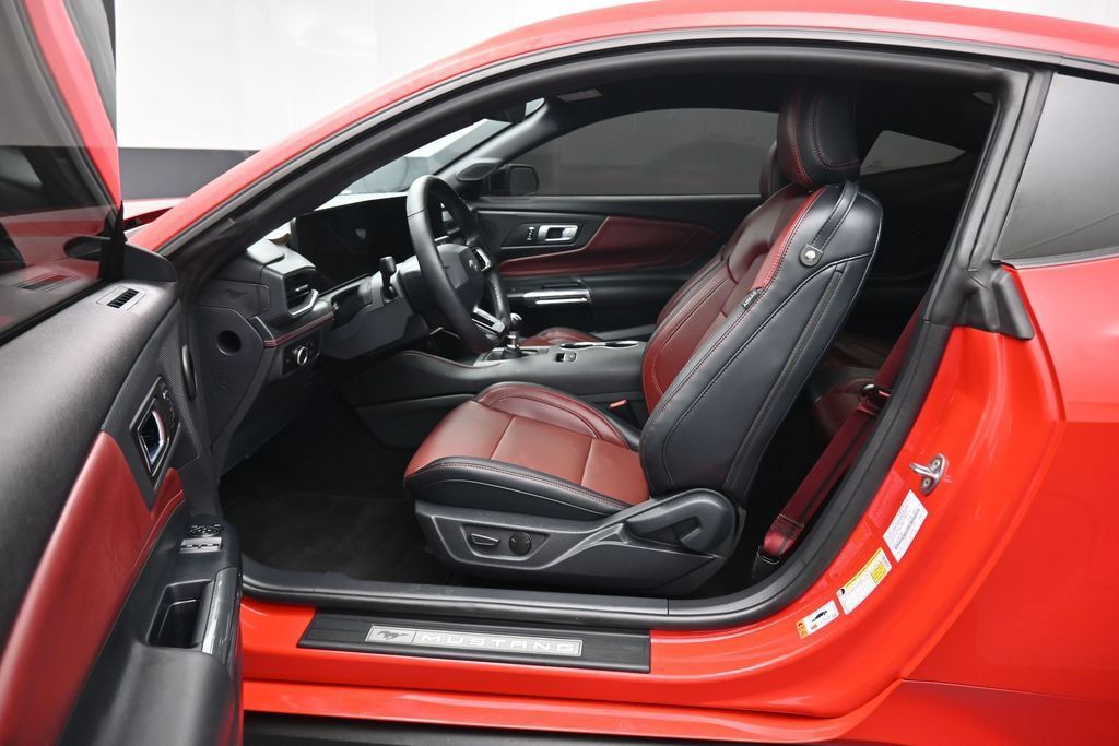 Used 2025 Ford Mustang GT Premium RWD image 11