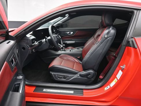 Used 2025 Ford Mustang GT Premium RWD image 11