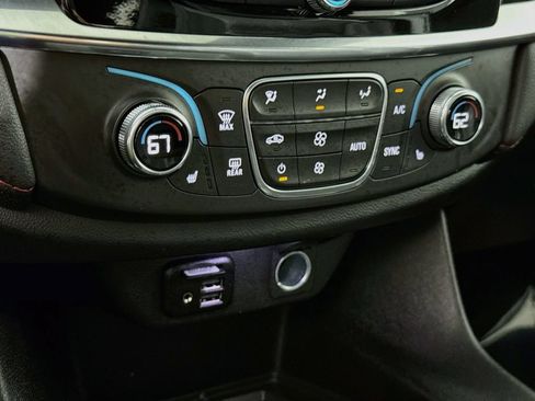 Used 2023 Chevrolet Traverse RS AWD/4WD image 8