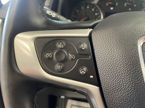 Used 2024 GMC Terrain SLT AWD/4WD image 25