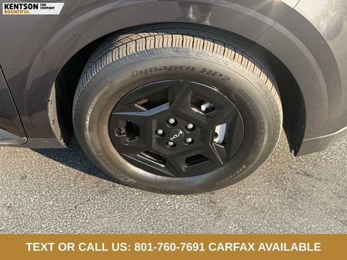 Used 2025 Kia Carnival FWD image 13