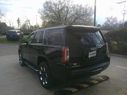 Used 2018 GMC Yukon SLT image 9