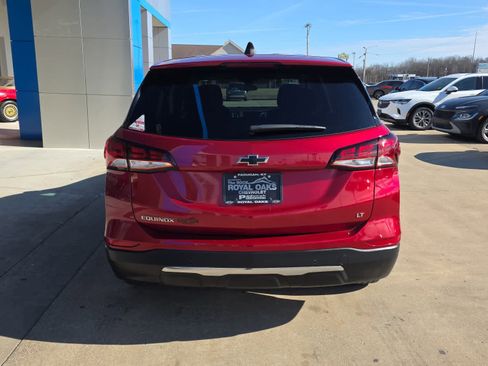 Used 2024 Chevrolet Equinox LT w/ LPO, Floor Liner Package image 7