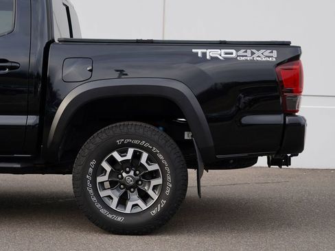 Used 2019 Toyota Tacoma TRD Off-Road image 12
