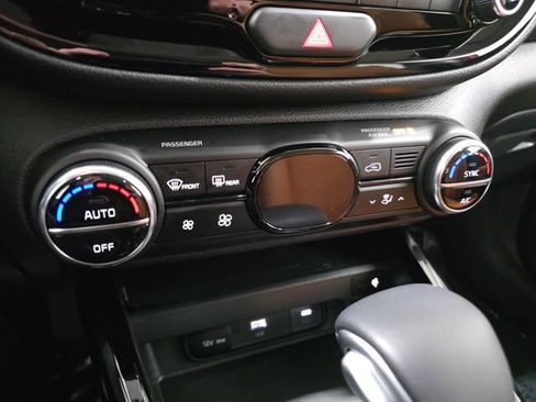 Used 2025 Kia Soul EX FWD image 23