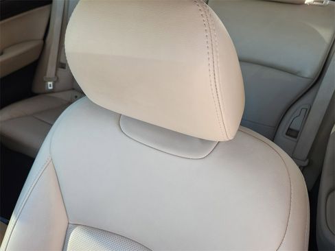 Used 2016 Subaru Outback 2.5i Limited image 8