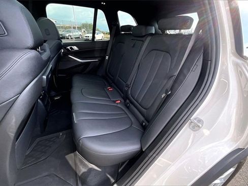 Used 2022 BMW X5 xDrive45e image 28
