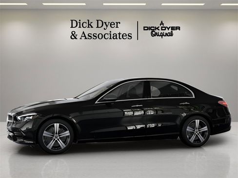 Used 2025 Mercedes-Benz C 300 Sedan image 25