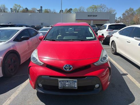 Used 2015 Toyota Prius V Five image 5
