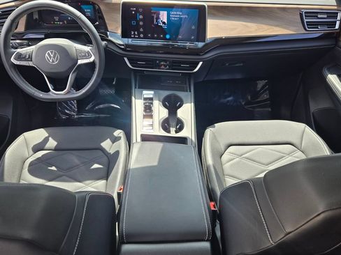 Certified 2024 Volkswagen Atlas SE FWD image 13