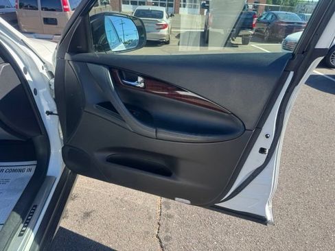 Used 2017 INFINITI QX50 AWD w/ Technology Package image 16
