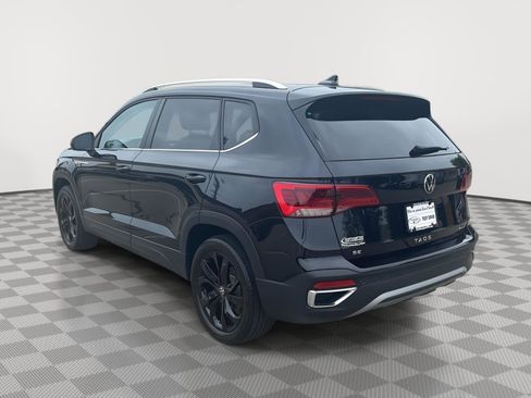 Used 2022 Volkswagen Taos SE w/ Panoramic Sunroof Package AWD/4WD image 7